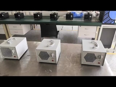 آلة الأوزون المحمولة الصفراء منظف الهواء مزيل الروائح معقم